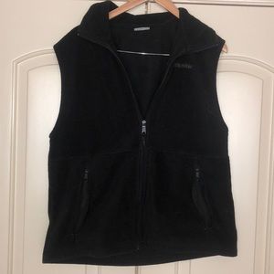 Men’s full-zip Columbia black vest; size medium